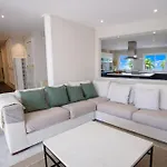 Penthouse Adelfas Del Mar-private Pool & Μαρμπέλλα